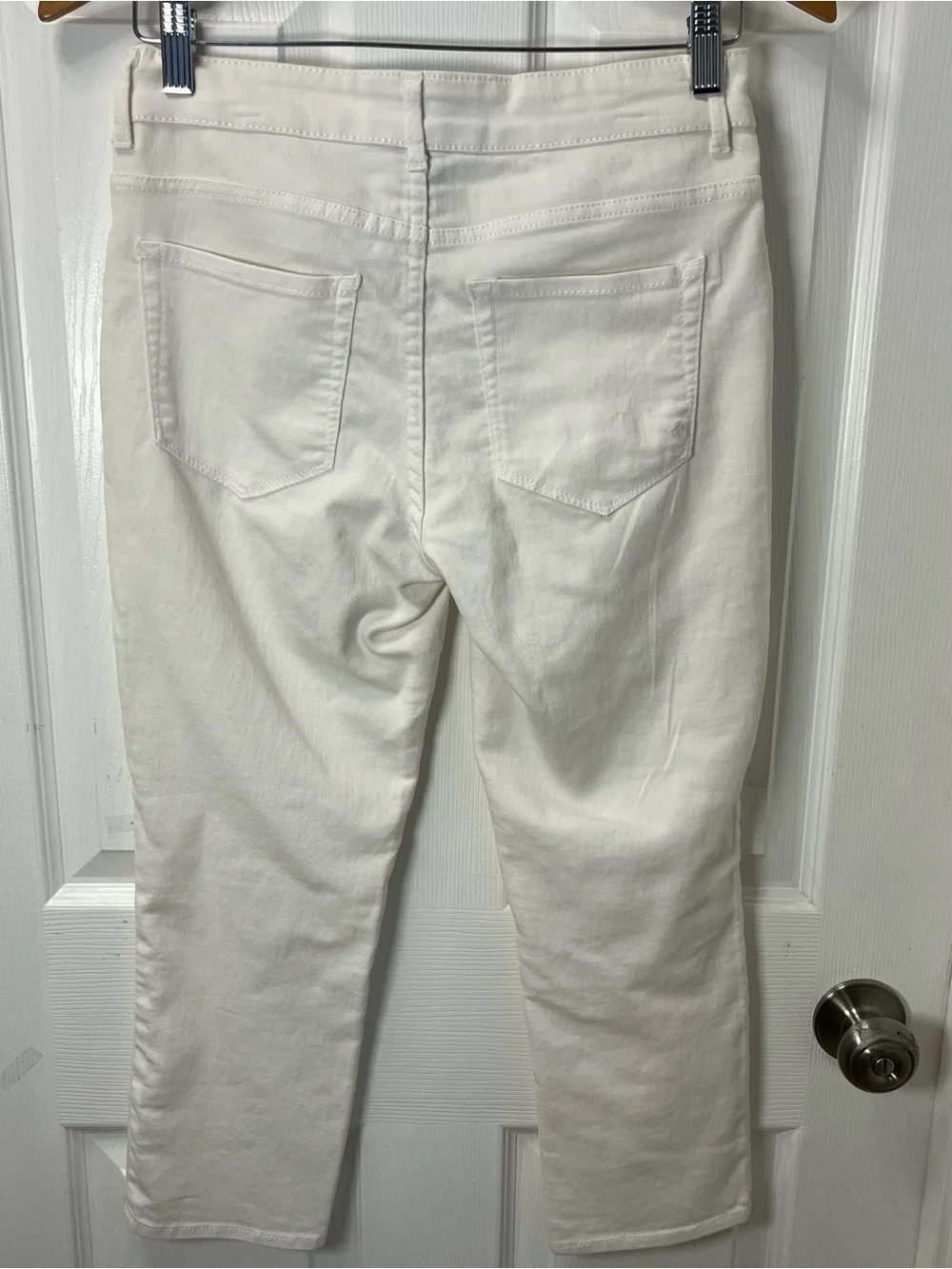 Jordache Women’s White Mid Rise Ankle Length Pull up Pants Size Small Stretchy
